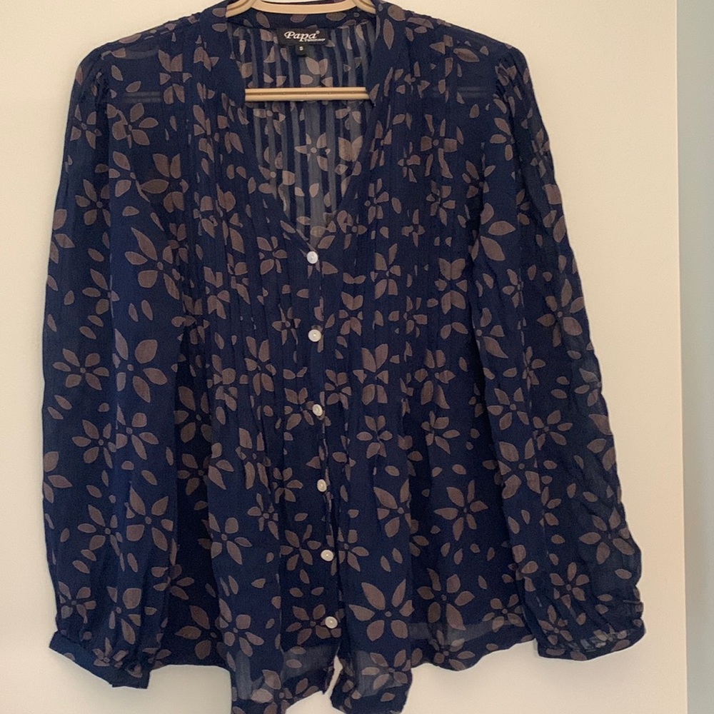 Papa Vancouver Womens small flowy blouse